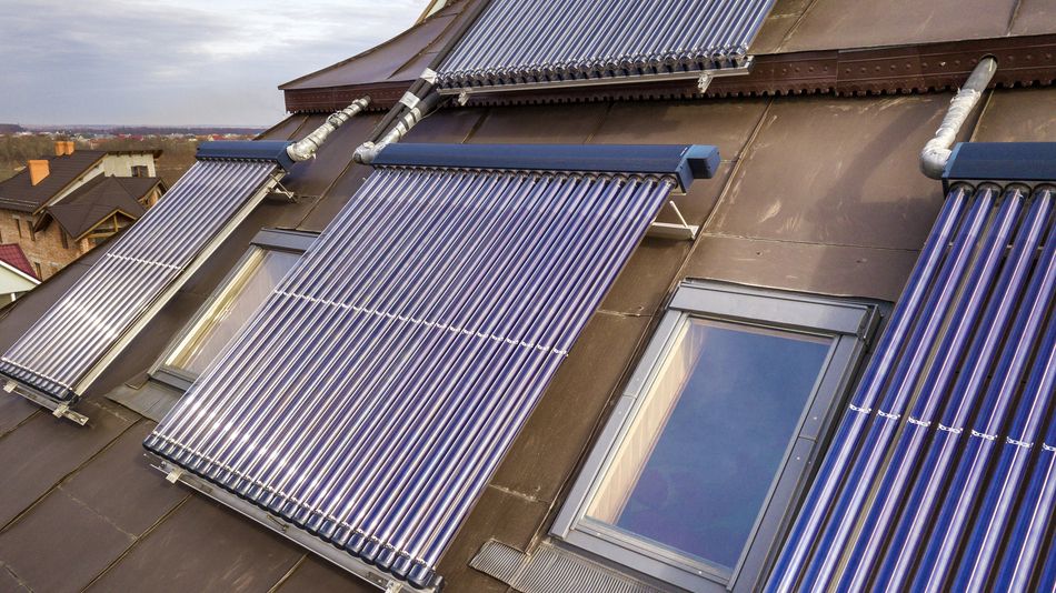 La energía solar térmica convierte la radiación solar en calor para usos domésticos e industriales