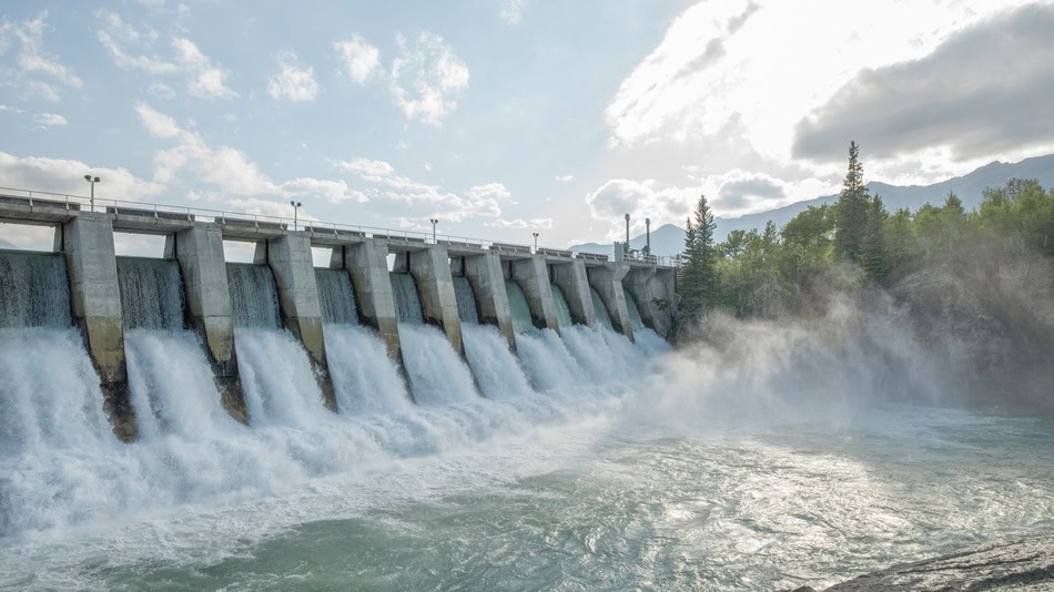 Un tipo de fuente de energía renovable es la energía hidroeléctrica