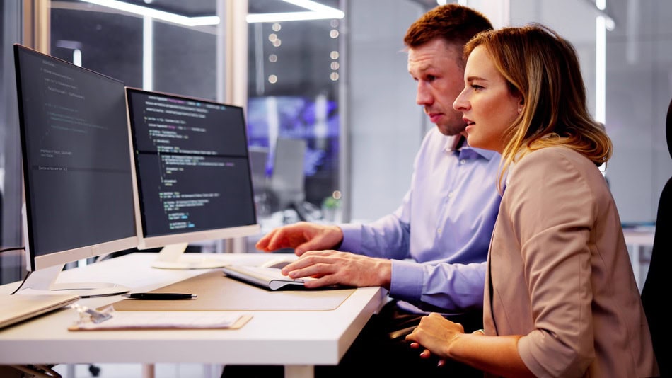 La Ingeniería de Sistemas ofrece múltiples oportunidades laborales en sectores clave como desarrollo de software, ciberseguridad o inteligencia artificial
