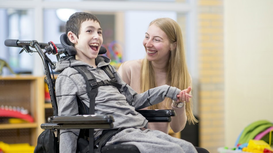 Los sistemas de Comunicaci&oacute;n Aumentativa y Alternativa (CAA) tiene varios beneficios tanto para las personas que la usan como para sus familias y profesionales que los ayudan