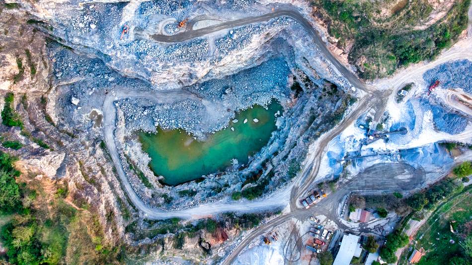 El ingeniero ambiental se encarga de evaluar el impacto negativo potencial sobre el medio ambiente