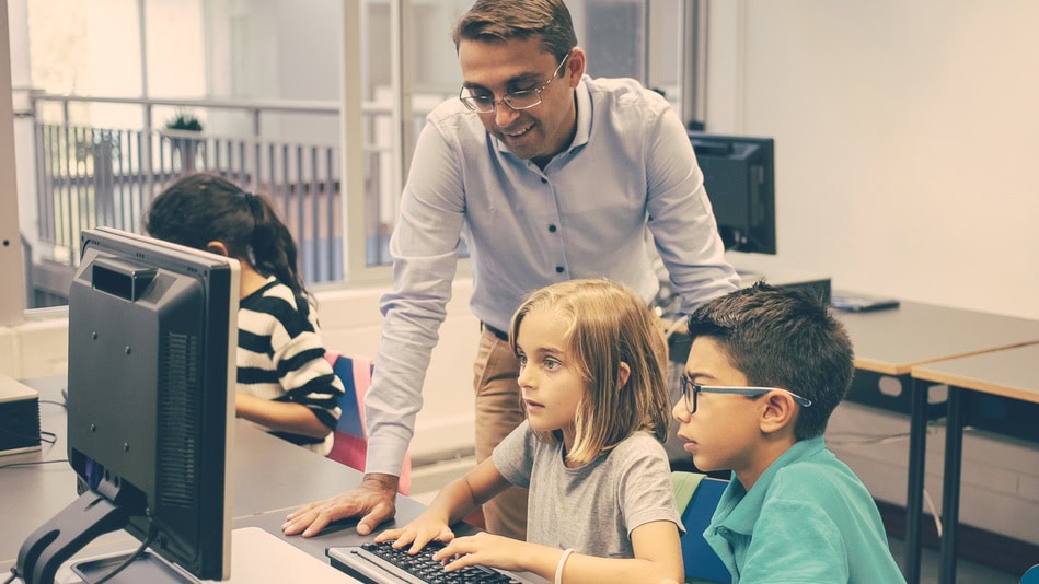 La creatividad digital es la capacidad de generar ideas nuevas o valiosas usando tecnologías digitales