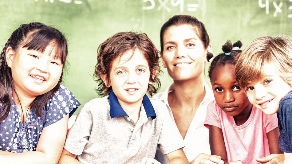 De acuerdo a la Unesco, un docente inclusivo es un profesional capacitado para enseñar a todos los estudiantes, sin que ninguno quede rezagado