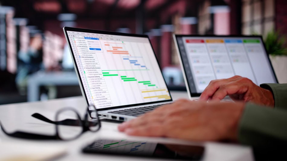 El diagrama de Gantt es una herramienta gráfica que permite hacer un seguimiento efectivo de todas las actividades e hitos dentro de un proyecto
