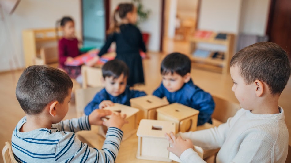 El juego simb&oacute;lico es una modalidad de juego en la que los ni&ntilde;os recurren a su creatividad y capacidad mental para recrear escenarios ficticios